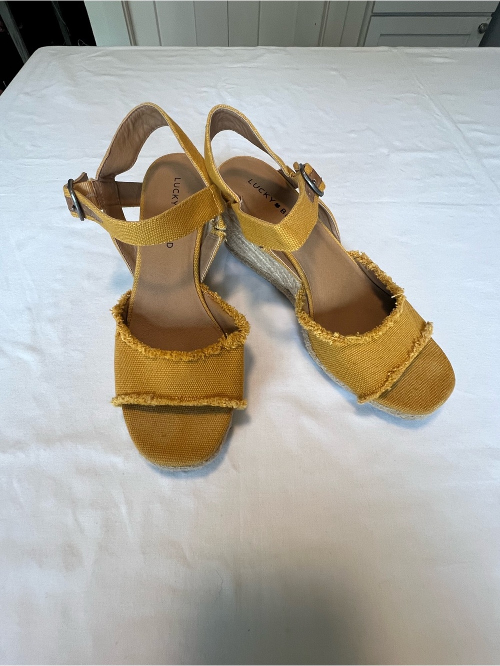 Lucky Brand Mustard Yellow Canvas Mindra Espadrille Wedge Sandals Sz 8